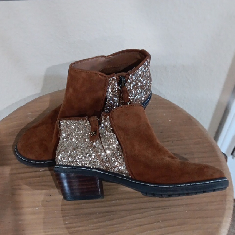 Sam Edelman Tan and Gold Ankle Booties
